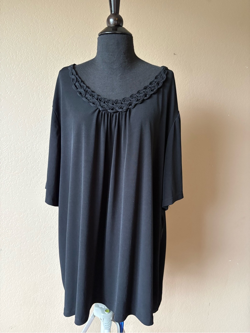 Maggie Barnes for Catherines Black Slinky Blouse Size 2X Short Sleeve